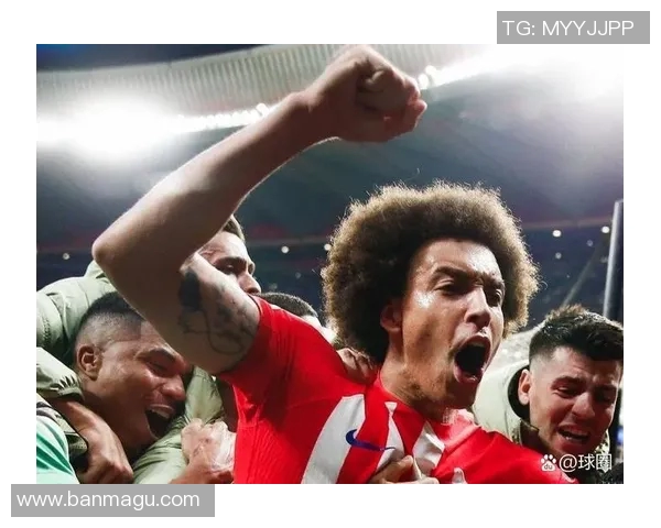 足球明星球员同台竞技展现风采引发全球球迷热议与期待